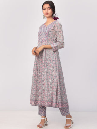 Jamni Ansh Set Of Anarkali Pants Dupatta